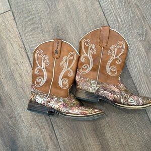 Twister children's boots. Size 2.